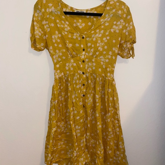 Billabong Dresses & Skirts - NWOT Yellow floral billabong dress